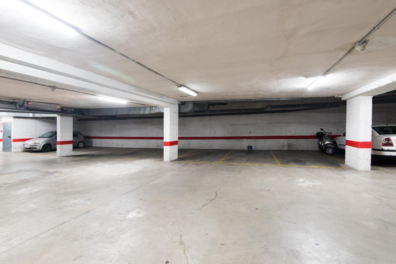 Center Apartment 2Bed 2B Aircon Wif And Parking Free Malaga Exterior photo