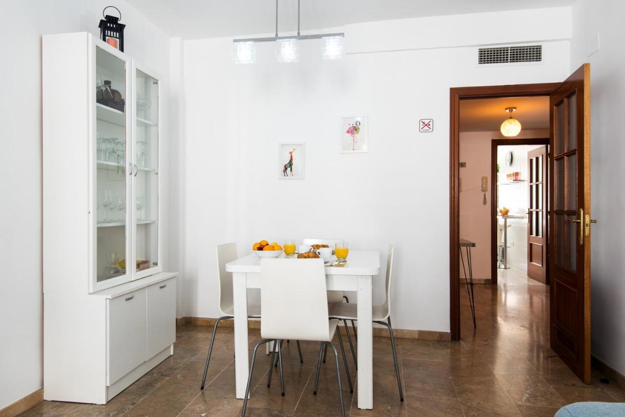 Center Apartment 2Bed 2B Aircon Wif And Parking Free Malaga Exterior photo